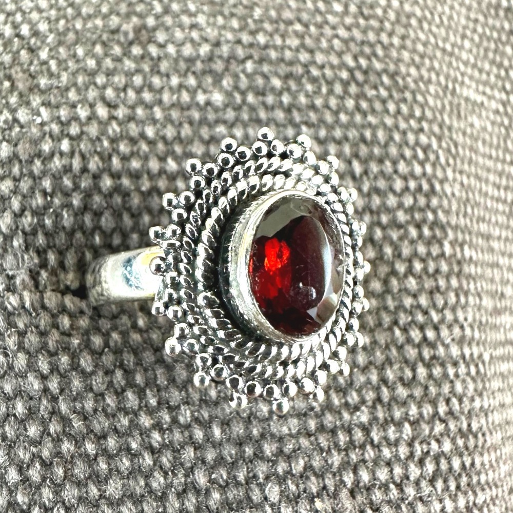 Garnet Oval Cut .925 Sterling Silver Ring Size‎ 6.5 Bezel Faceted Southwestern